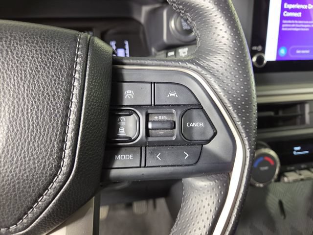 Used 2025 Toyota 4Runner SR5 AWD/4WD image 24