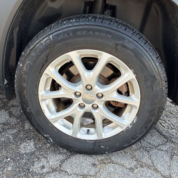 Used 2018 Jeep Cherokee Latitude w/ Cold Weather Group image 20