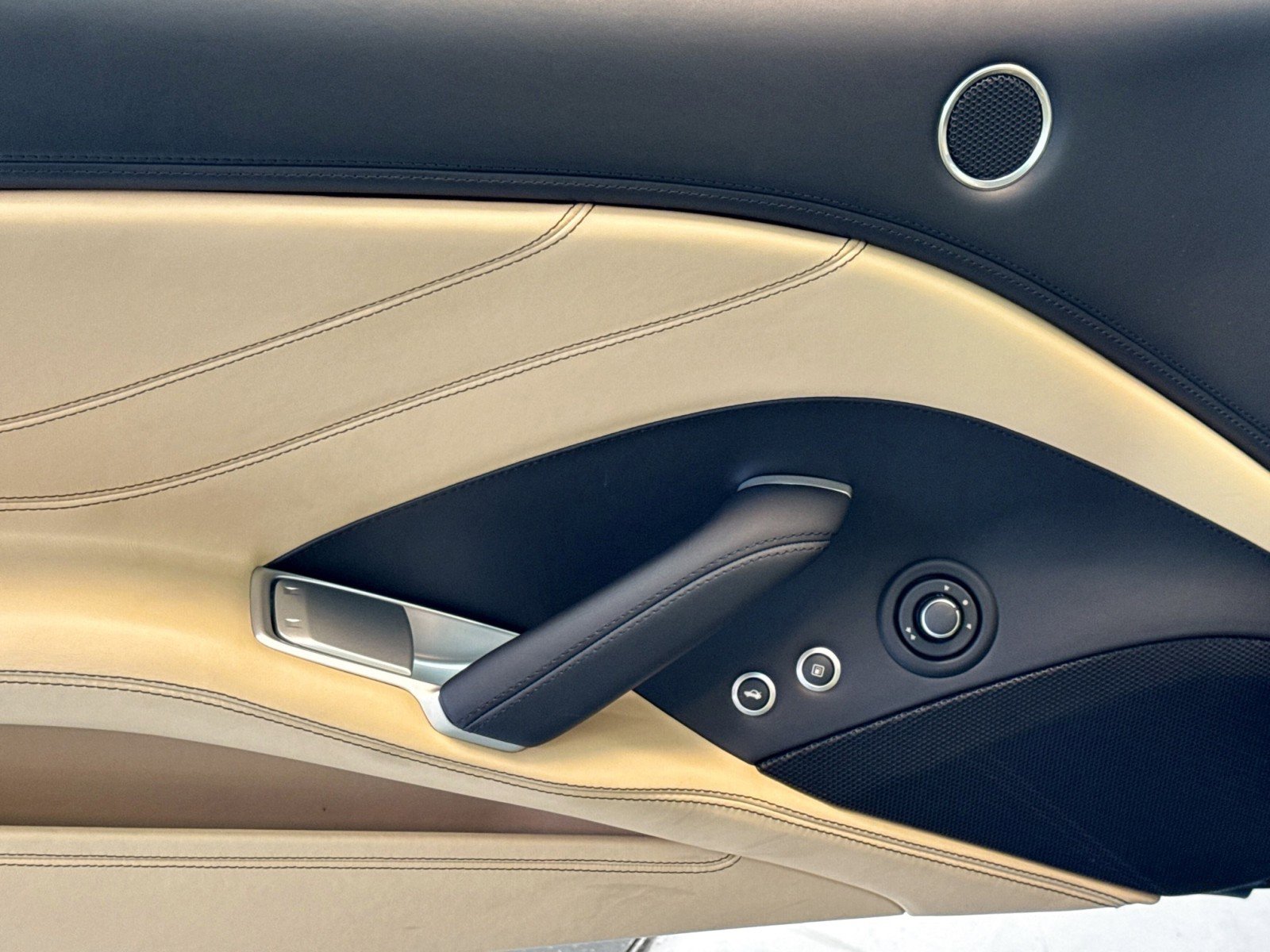 Used 2017 Ferrari California T image 11