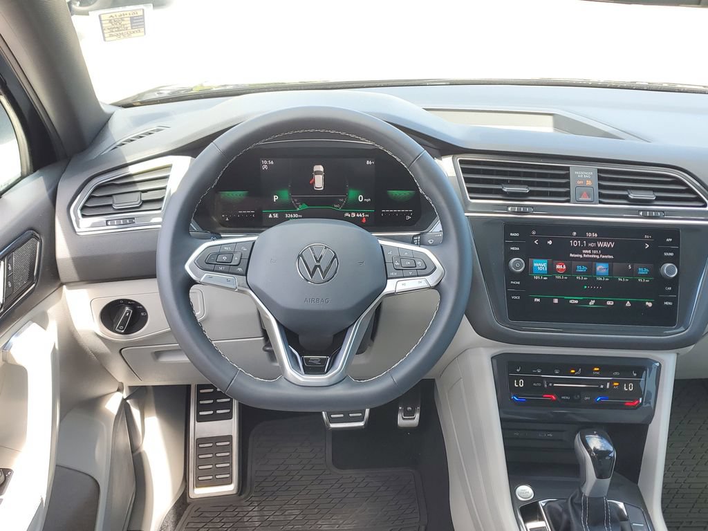 Certified 2023 Volkswagen Tiguan SE R-Line FWD image 19