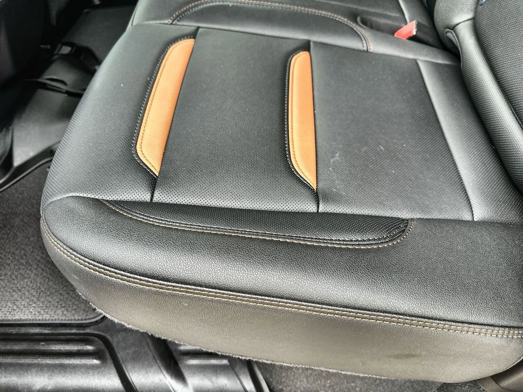 Used 2024 GMC Sierra 1500 AT4 w/ Technology Package image 17