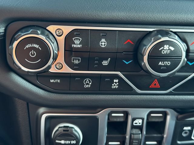 Certified 2025 Jeep Wrangler Unlimited Rubicon w/ Convenience Group AWD/4WD image 35