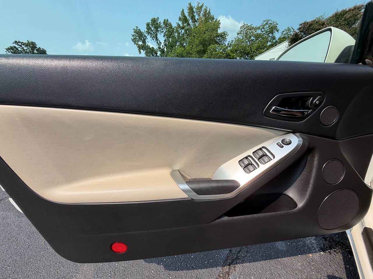 Used 2009 Pontiac G6 GT w/ Sport Package 1 FWD image 17