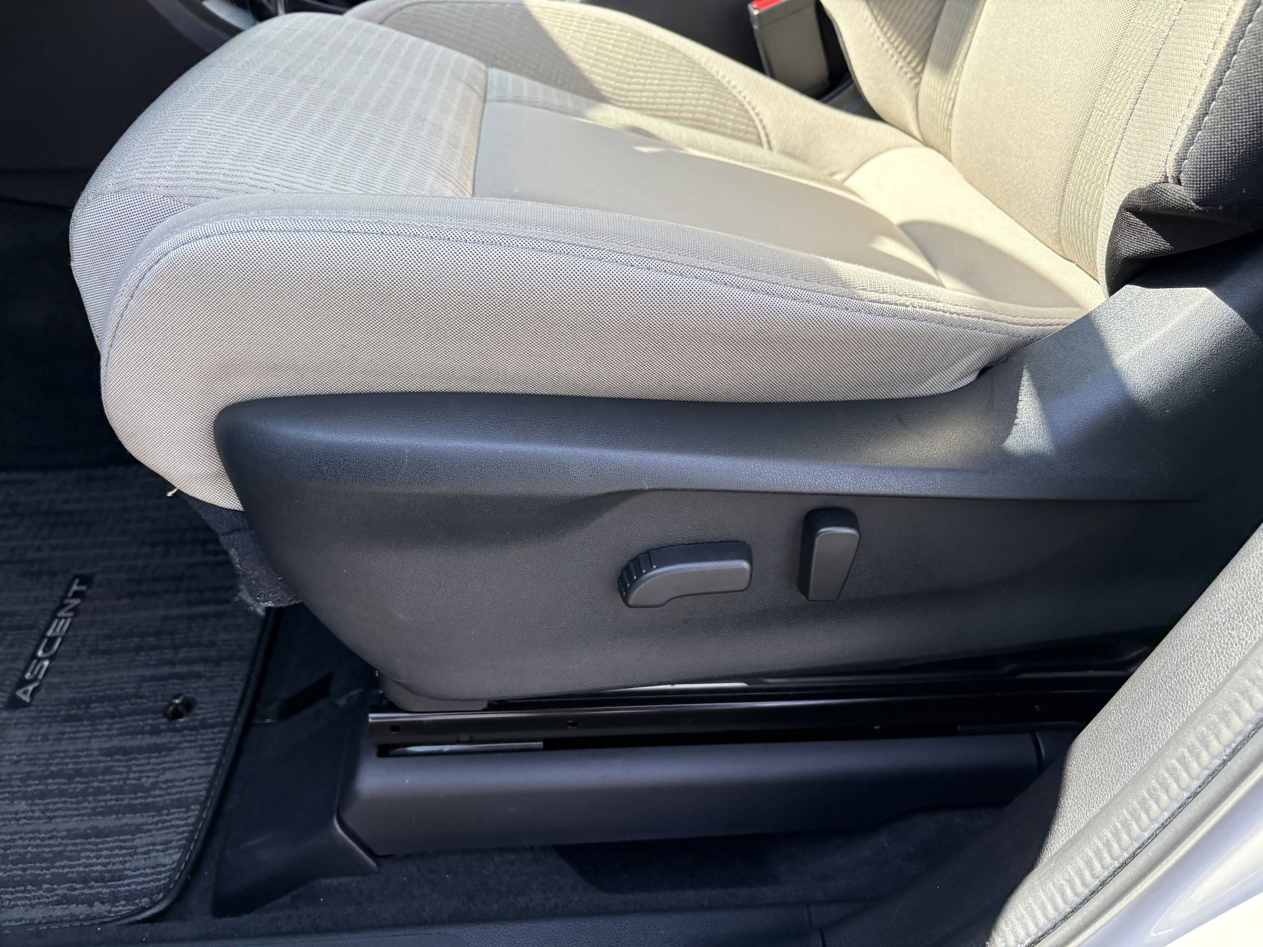 Certified 2025 Subaru Ascent Premium image 27