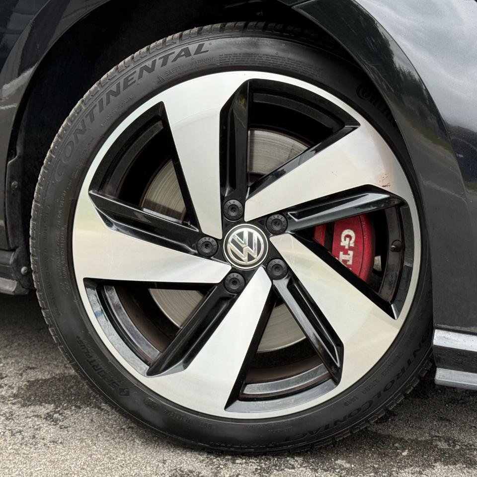 Used 2019 Volkswagen GTI SE w/ SE Experience Package FWD image 26