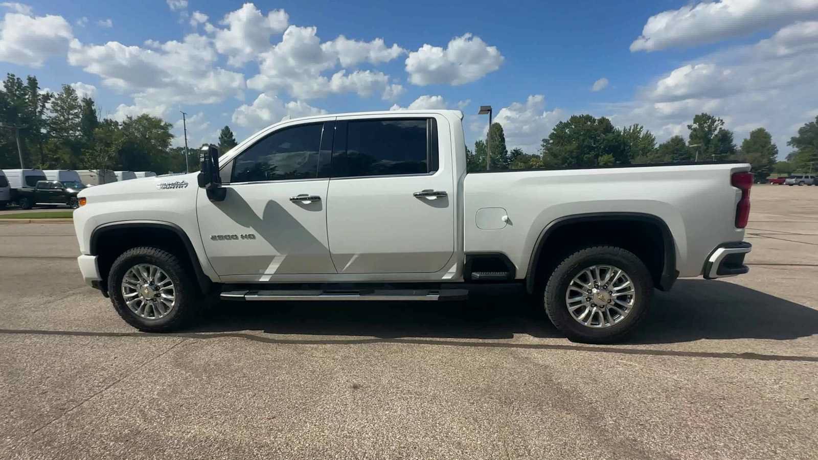 Certified 2022 Chevrolet Silverado 2500 High Country w/ Technology Package AWD/4WD image 5