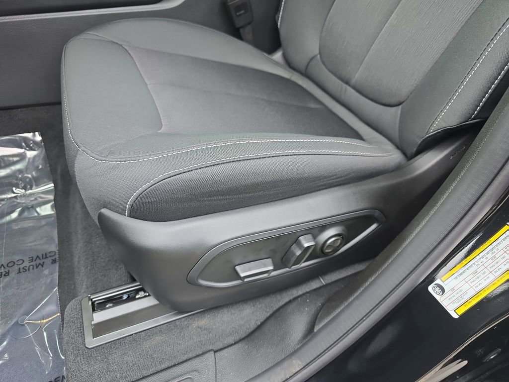 New 2025 Jeep Grand Cherokee Laredo w/ Luxury Tech Group I AWD/4WD image 29