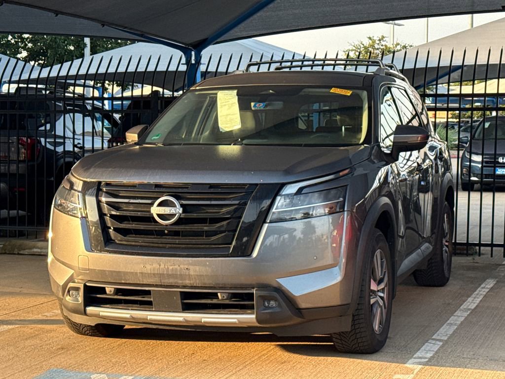 Used 2023 Nissan Pathfinder SL w/ Lighting Package (N92) FWD video 1