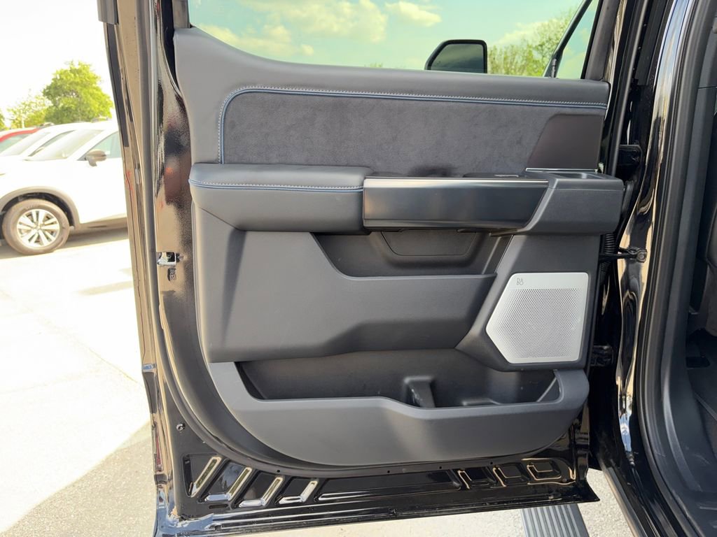 Used 2026 Ford F450 Platinum w/ FX4 Off-Road Package image 27