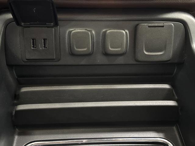 Used 2016 Chevrolet Silverado 1500 High Country w/ High Country Premium Package image 24