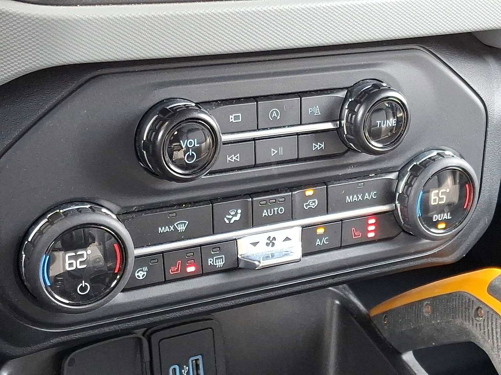 Used 2023 Ford Bronco Badlands image 24