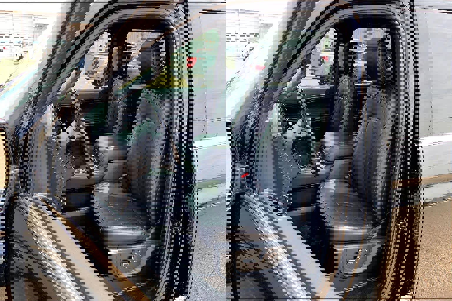 Used 2018 Ford Expedition Max Limited w/ Equipment Group 302A AWD/4WD image 8