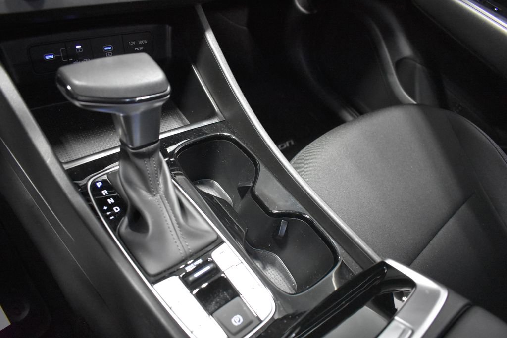 Used 2025 Hyundai Tucson SE image 17