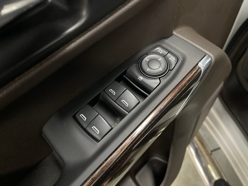Used 2022 GMC Sierra 1500 SLE AWD/4WD image 16