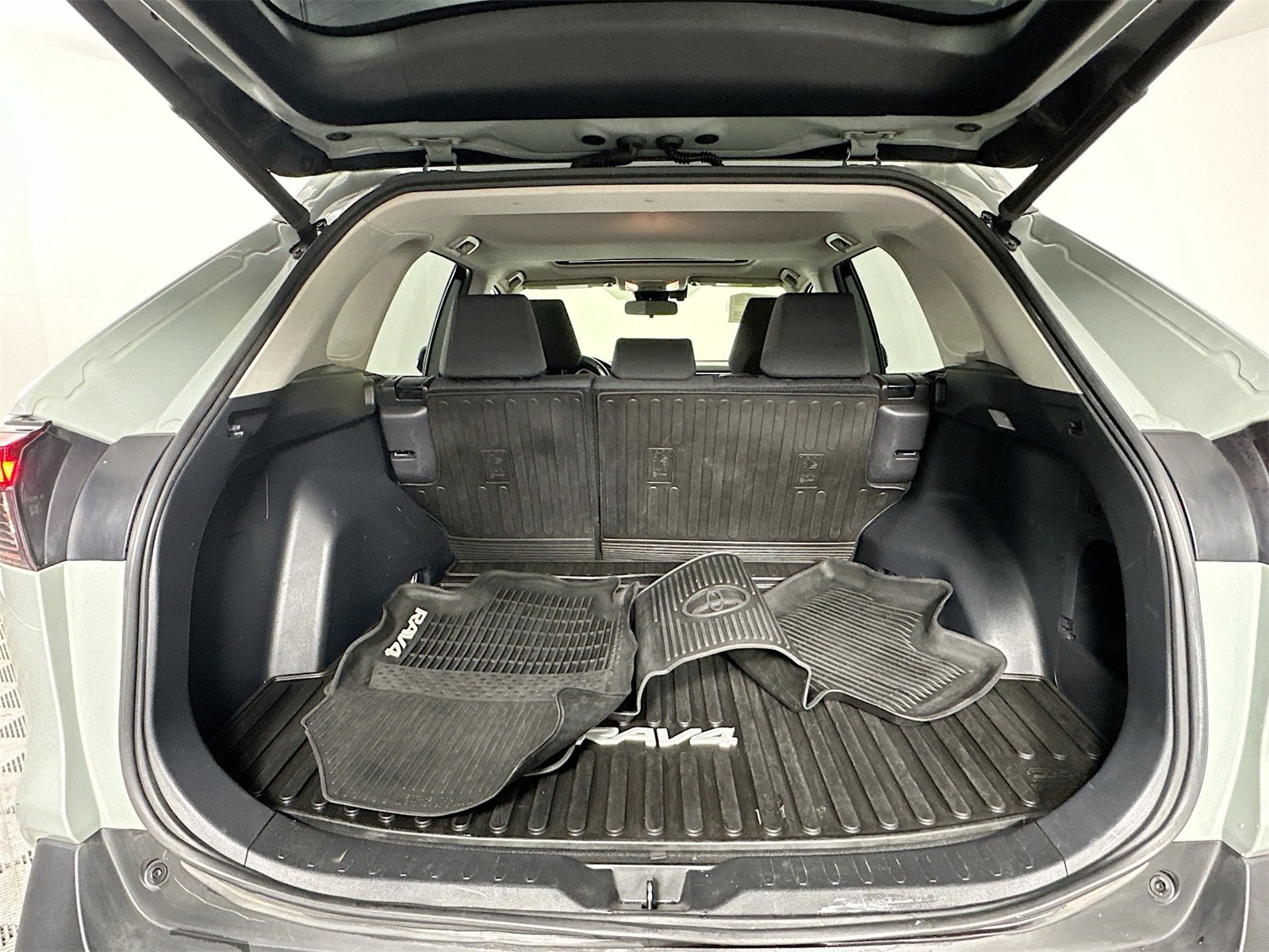 Certified 2020 Toyota RAV4 XLE image 26