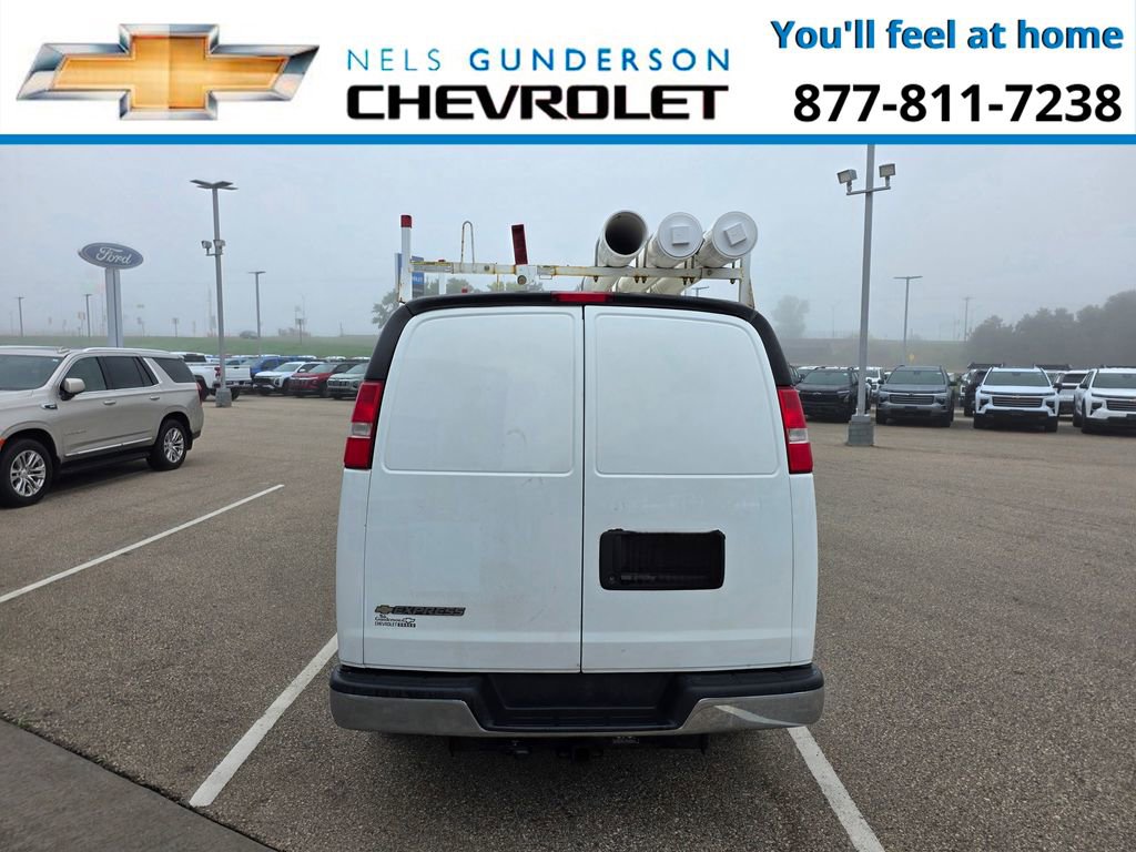 Used 2017 Chevrolet Express 3500 RWD image 5