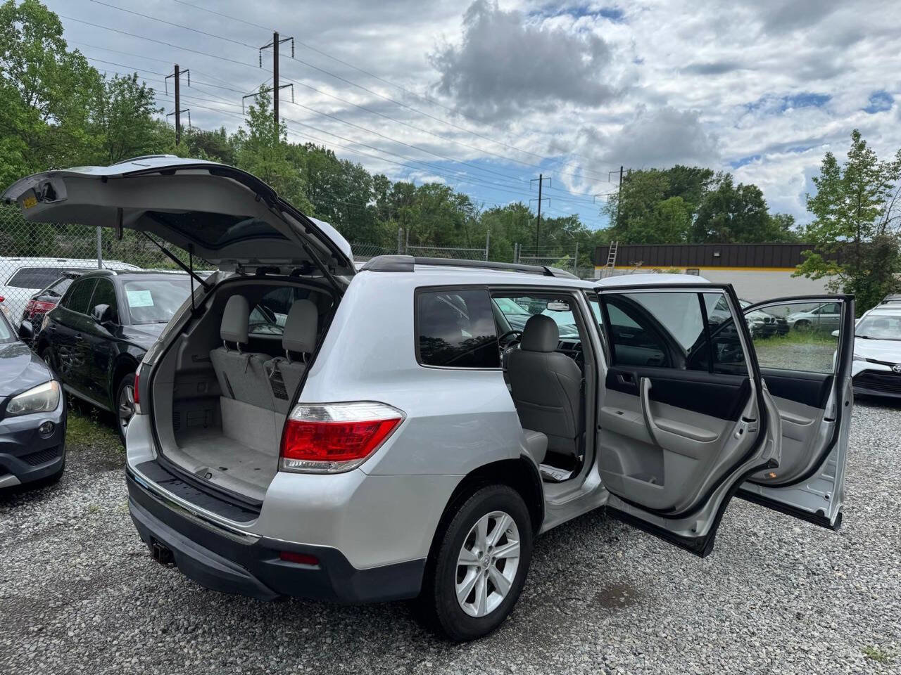 Used 2013 Toyota Highlander SE image 11