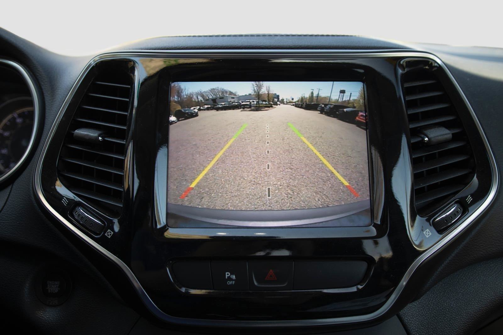 Used 2020 Jeep Cherokee Limited AWD/4WD image 14