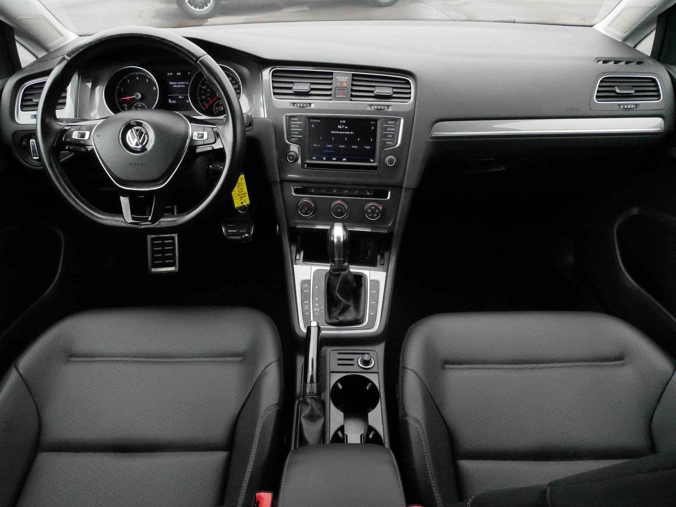 Used 2017 Volkswagen Golf Alltrack S image 10