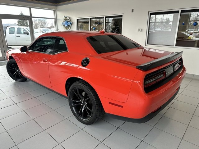 Used 2018 Dodge Challenger R/T w/ Driver Convenience Group image 6