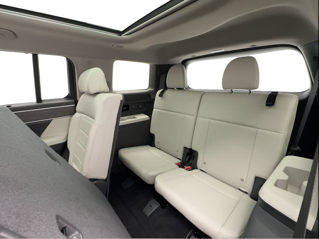 Used 2025 Hyundai Santa Fe Limited FWD image 26