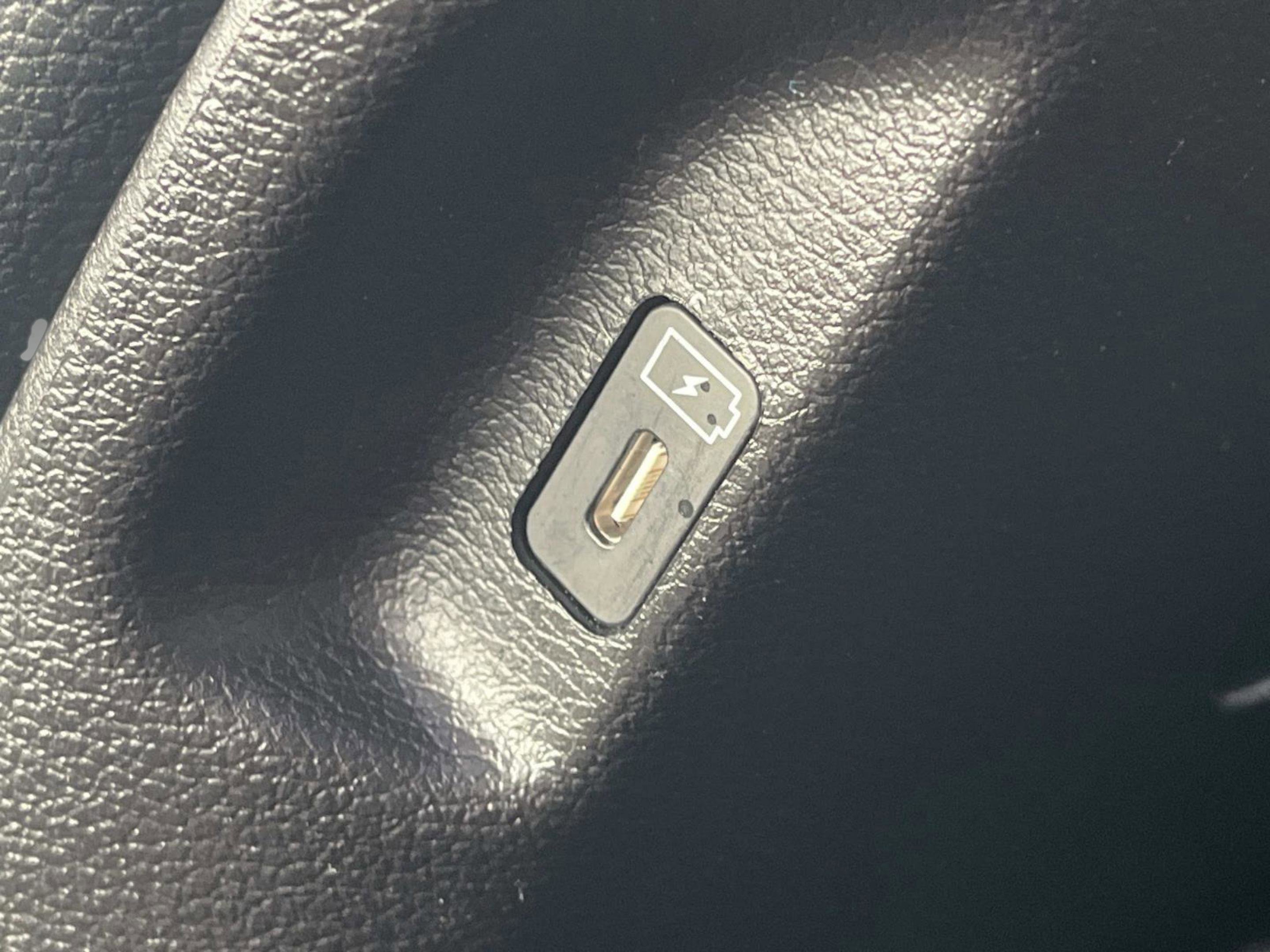 Used 2024 Kia Telluride EX image 17