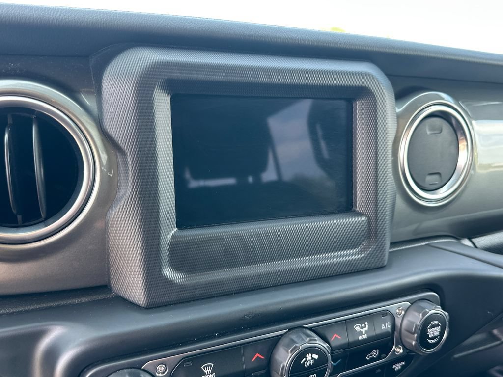 Used 2020 Jeep Wrangler Unlimited Sahara AWD/4WD image 23