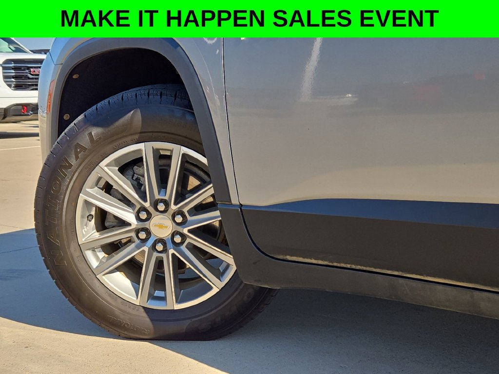 Used 2023 Chevrolet Traverse LT AWD/4WD image 32