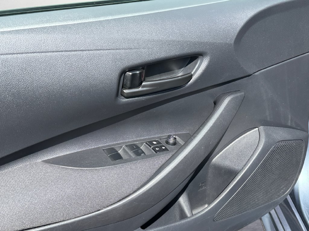Used 2025 Toyota Corolla LE FWD image 15