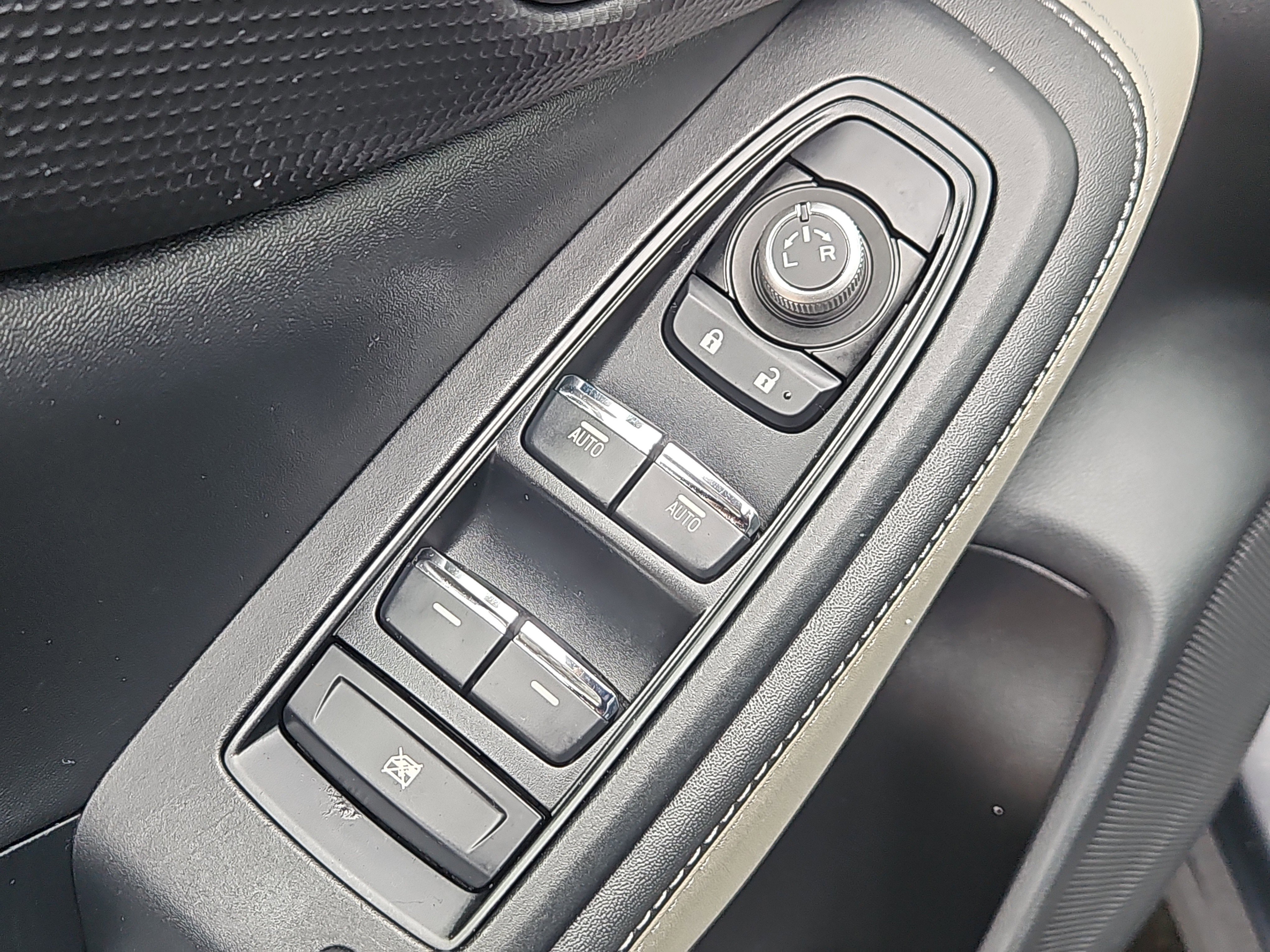 Certified 2023 Subaru Forester Limited image 19