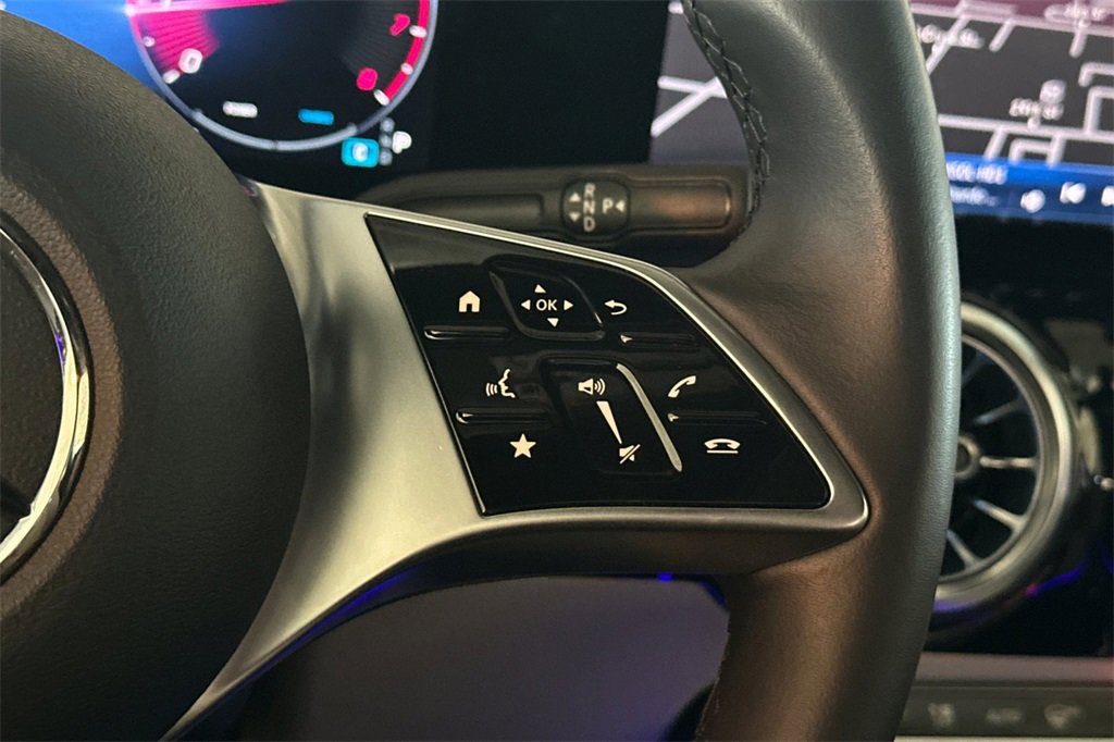 Certified 2025 Mercedes-Benz GLA 250 image 32