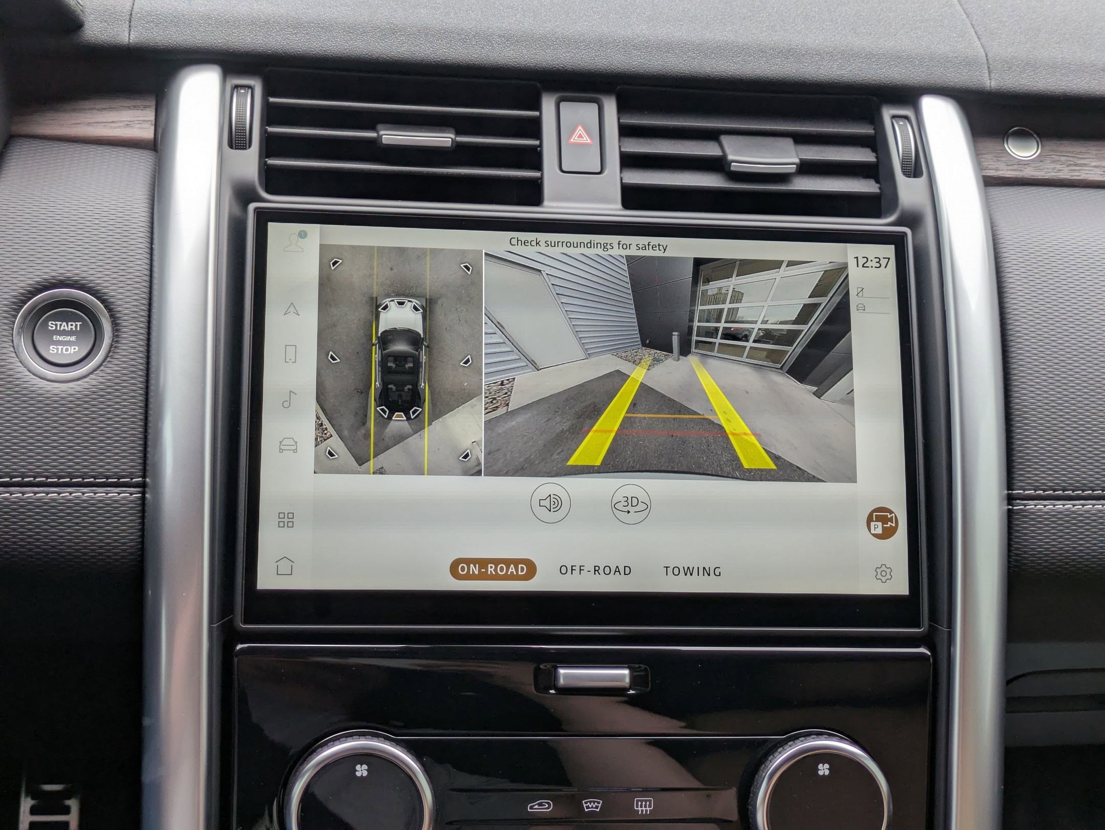 New 2026 Land Rover Discovery Dynamic SE image 22
