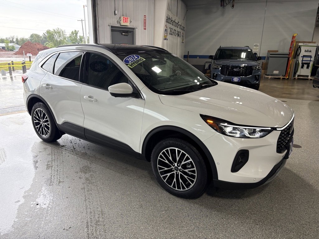 Used 2024 Ford Escape Base w/ PHEV Premium Package image 2