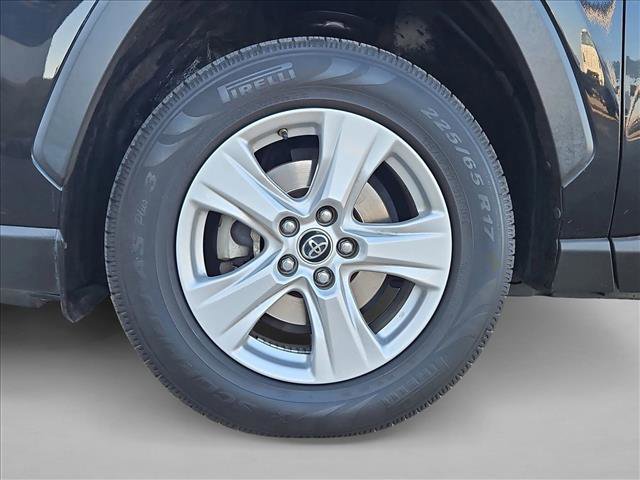 Used 2019 Toyota RAV4 XLE image 22