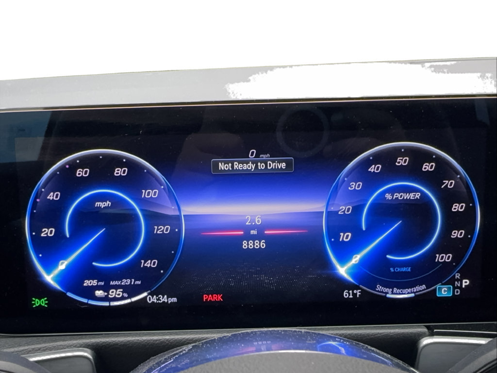 Used 2024 Mercedes-Benz EQB 300 4MATIC image 40