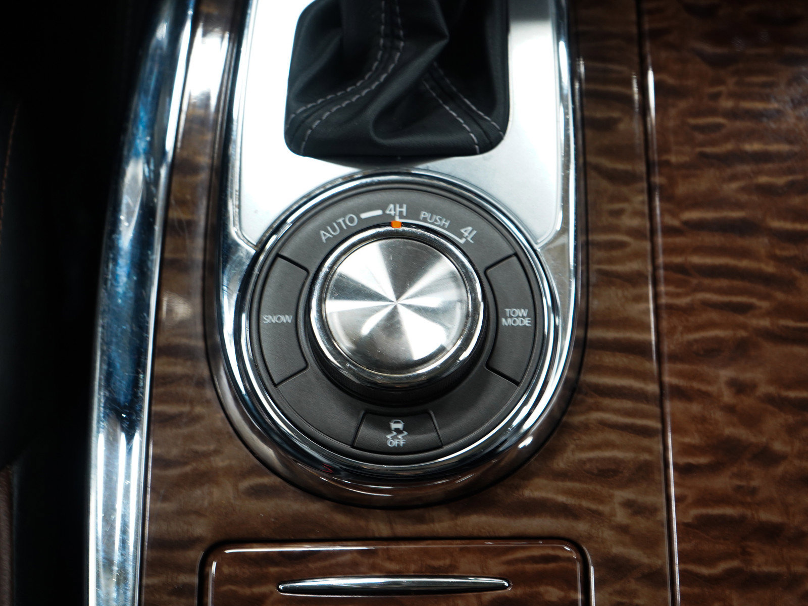 Used 2020 Nissan Armada SL w/ Premium Package image 18