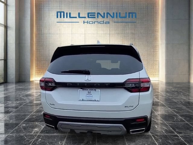 Certified 2023 Honda Pilot Elite image 4