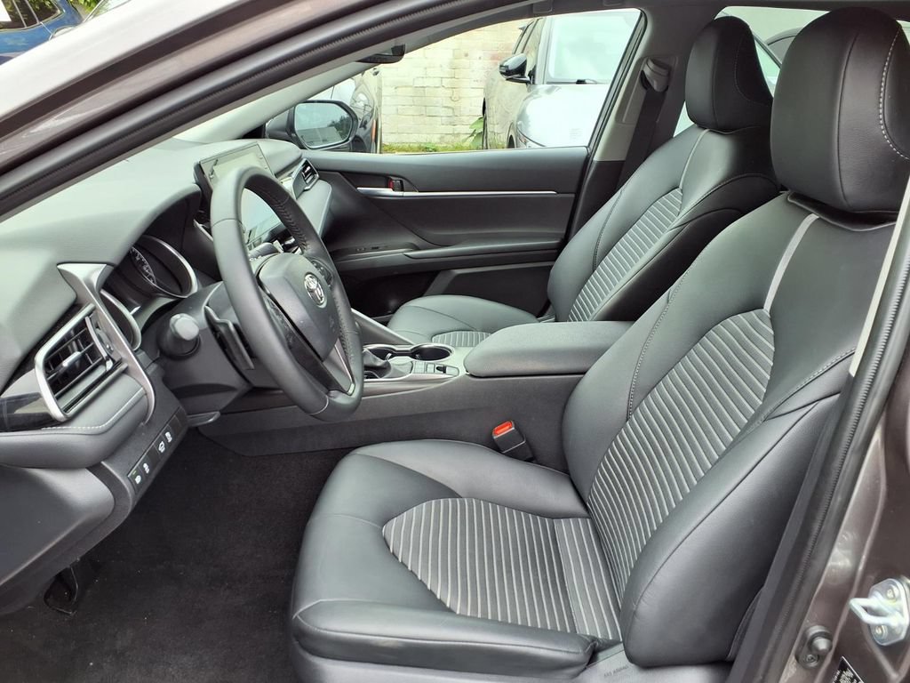 Used 2023 Toyota Camry SE w/ Audio Upgrade Package FWD image 16