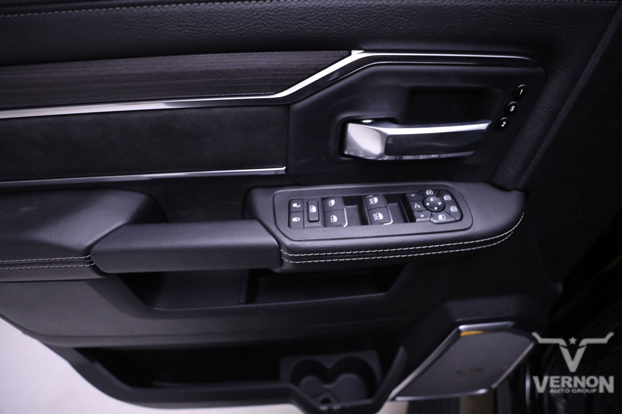 New 2025 RAM 3500 Laramie image 25