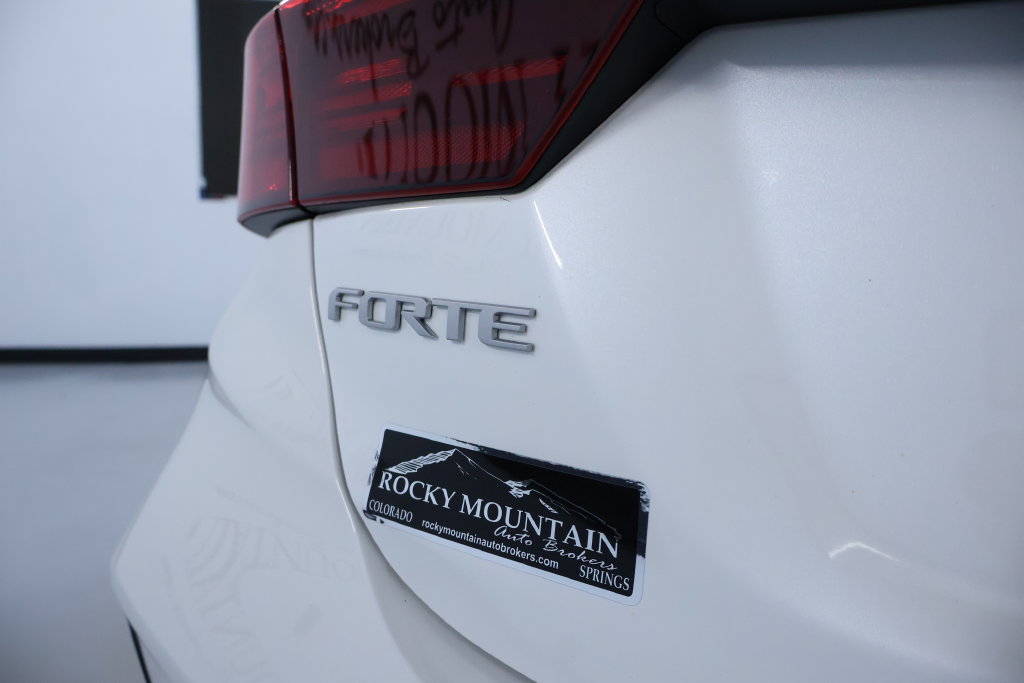 Used 2024 Kia Forte GT-Line w/ GT-Line Premium Package FWD image 10