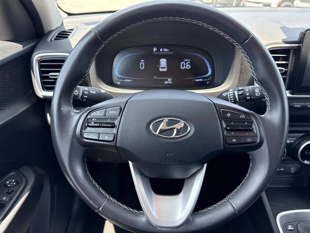 Used 2025 Hyundai Venue SEL FWD image 14