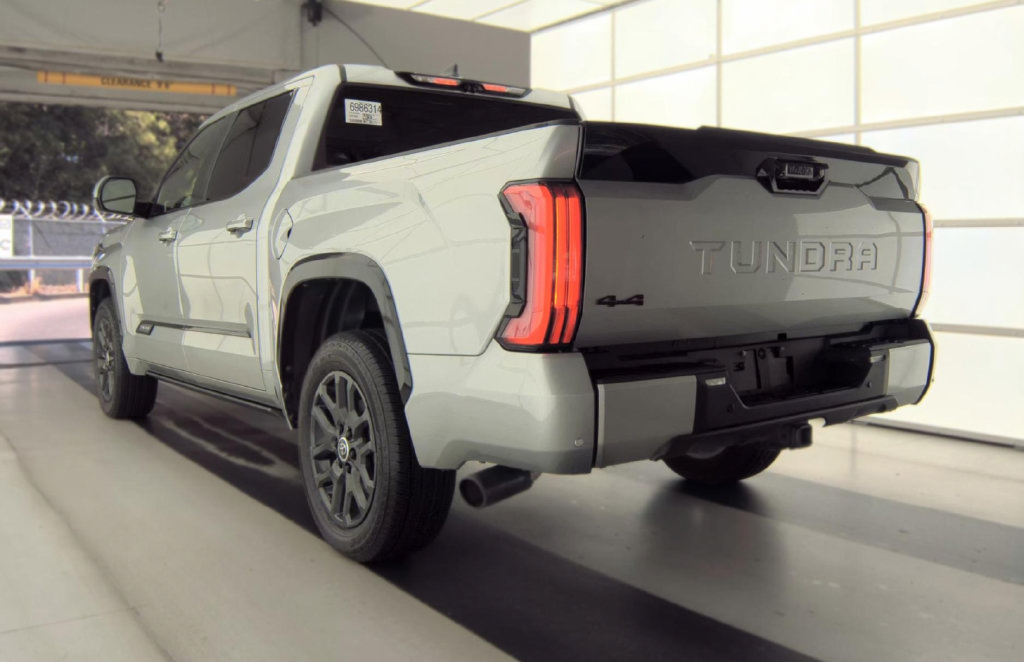 Used 2024 Toyota Tundra Platinum AWD/4WD image 7