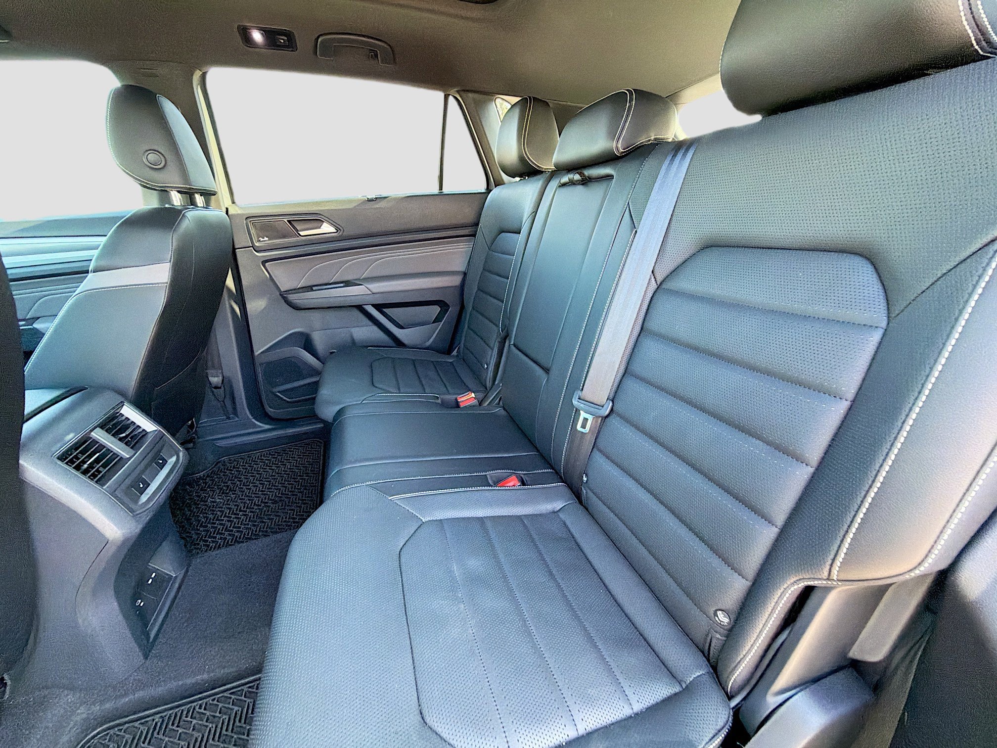 Used 2023 Volkswagen Atlas Cross Sport SEL Premium R-Line image 21