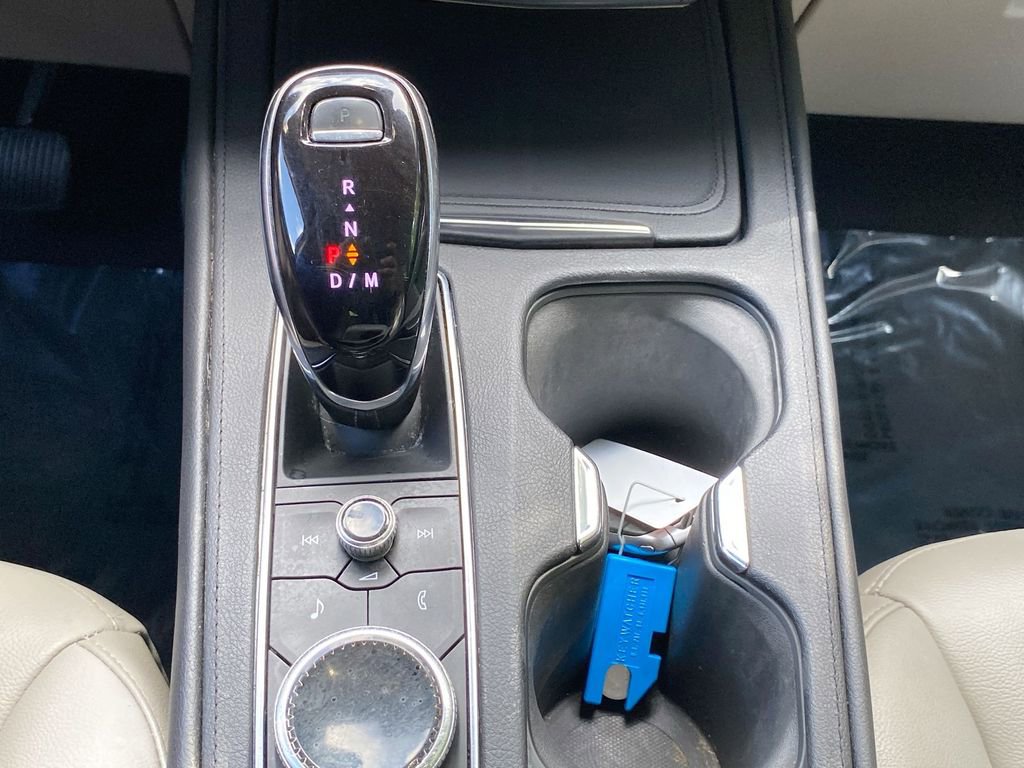 Used 2023 Cadillac XT4 Luxury w/ Cold Weather Package image 15