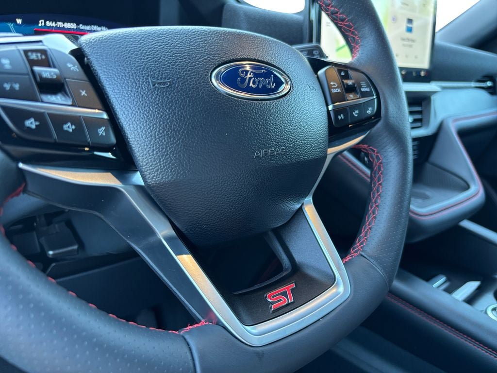 Used 2025 Ford Explorer ST AWD/4WD image 35