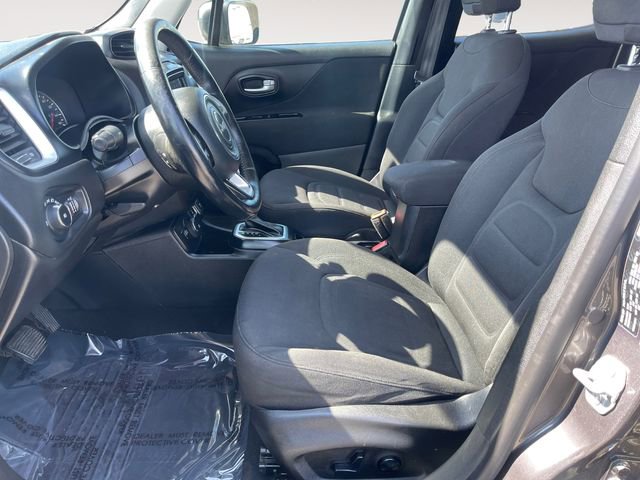 Used 2019 Jeep Renegade Latitude w/ Cold Weather Group AWD/4WD image 31