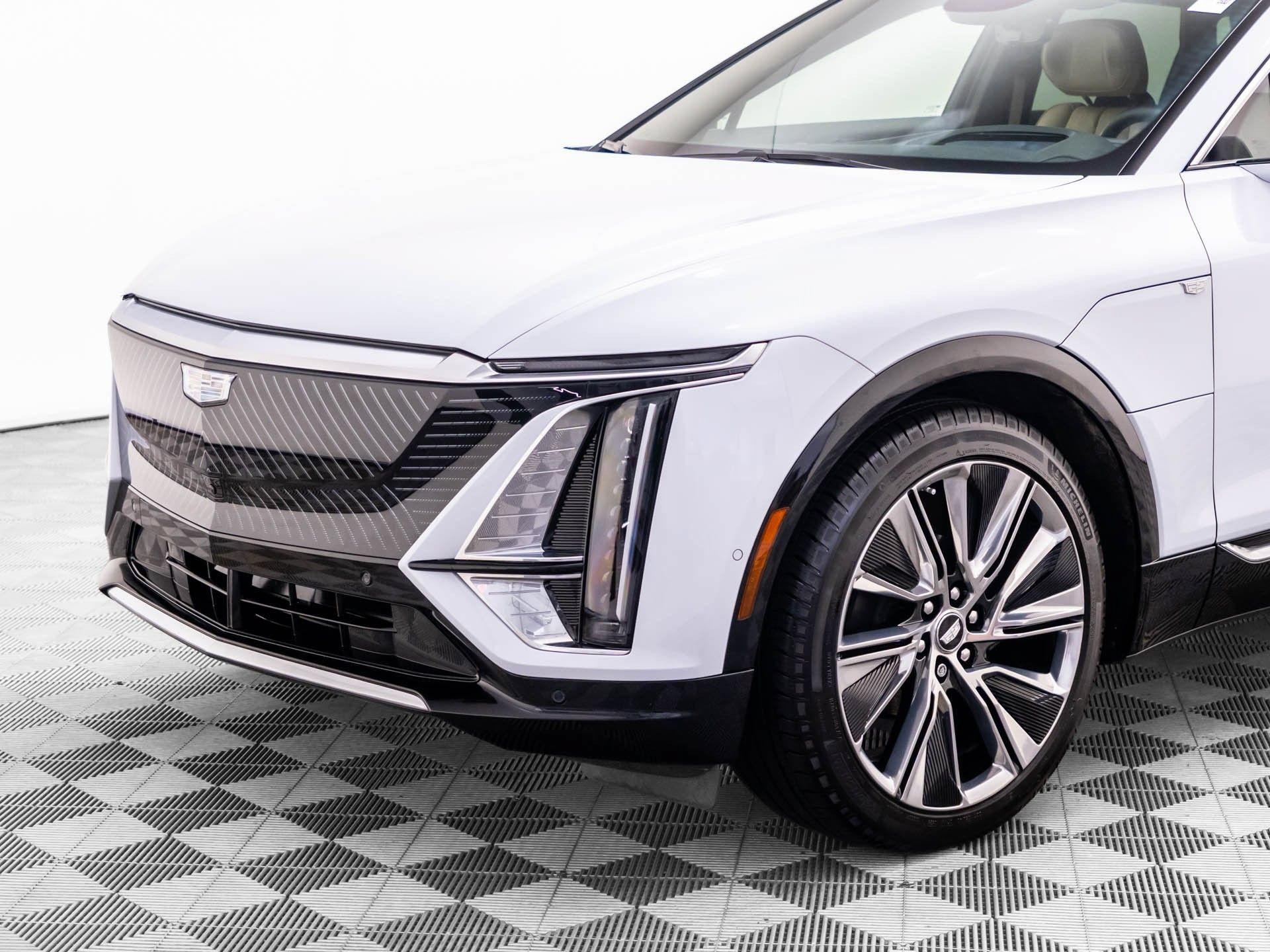 Certified 2026 Cadillac Lyriq Signature Luxury w/ Nappa Leather Package AWD/4WD image 37