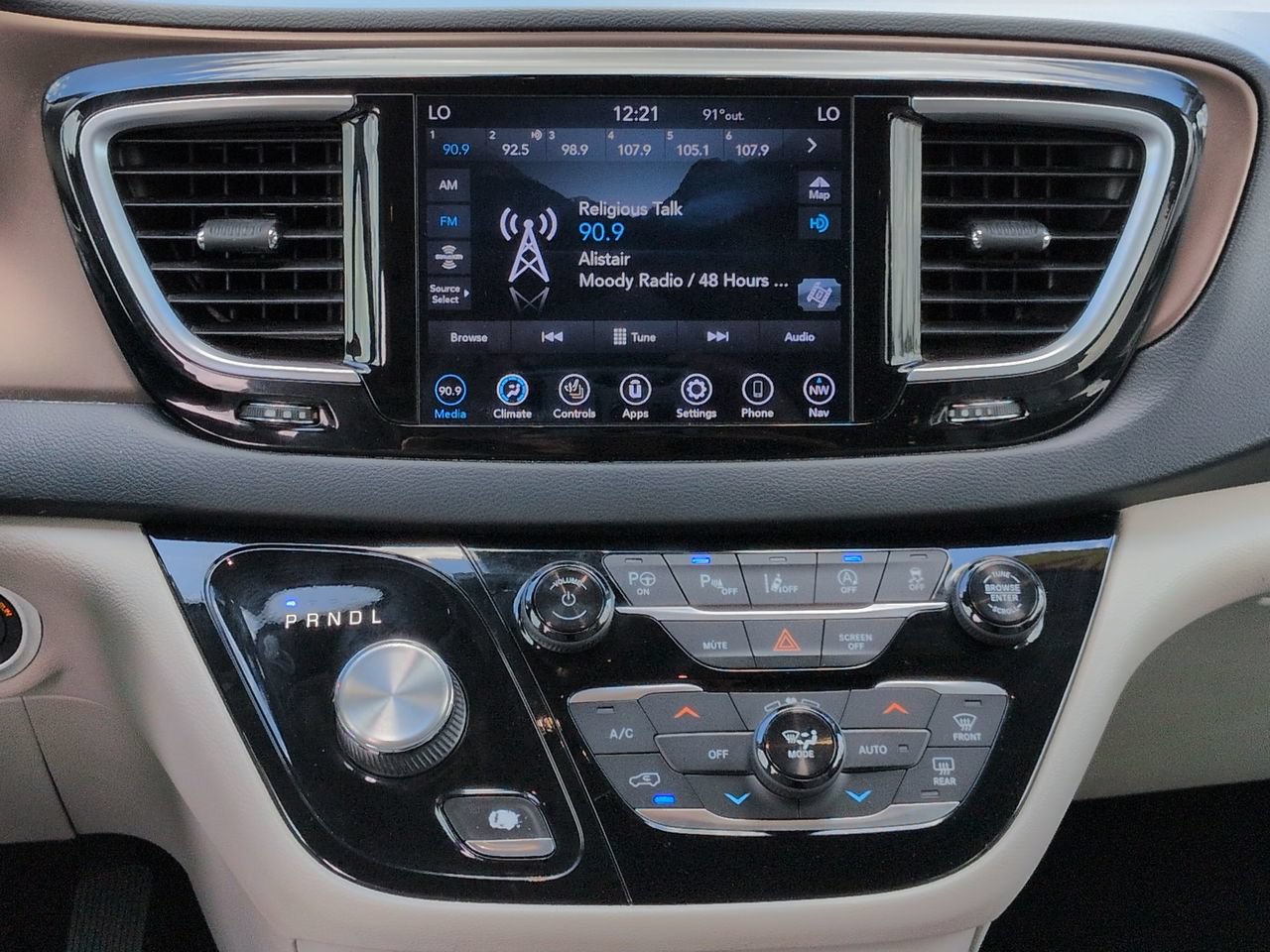 Used 2019 Chrysler Pacifica Touring-L Plus w/ Advanced Safetytec Group FWD image 18