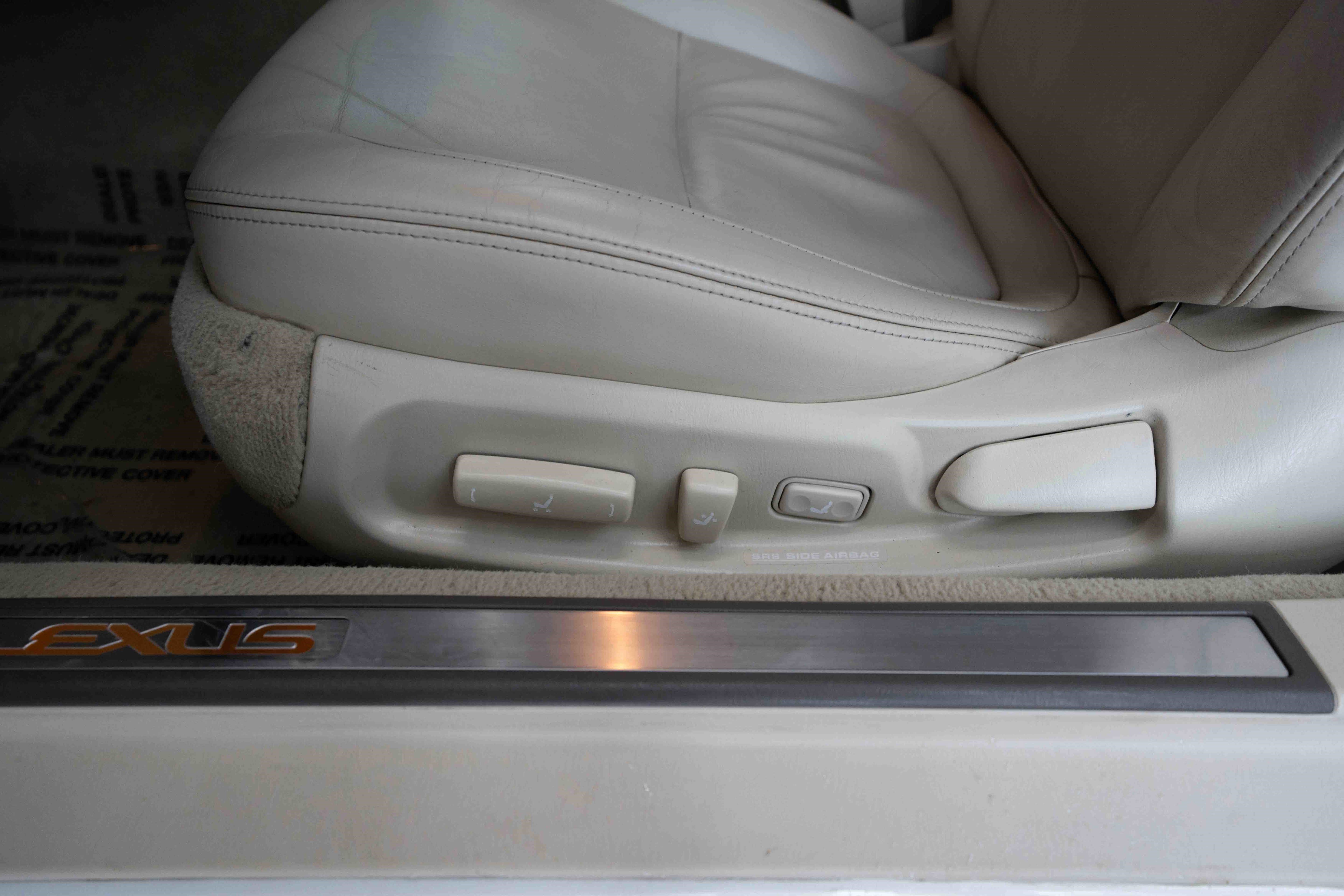 Used 2004 Lexus SC 430 Convertible image 12