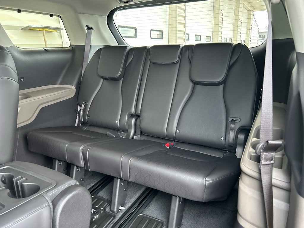 New 2026 Kia Carnival EX FWD image 14
